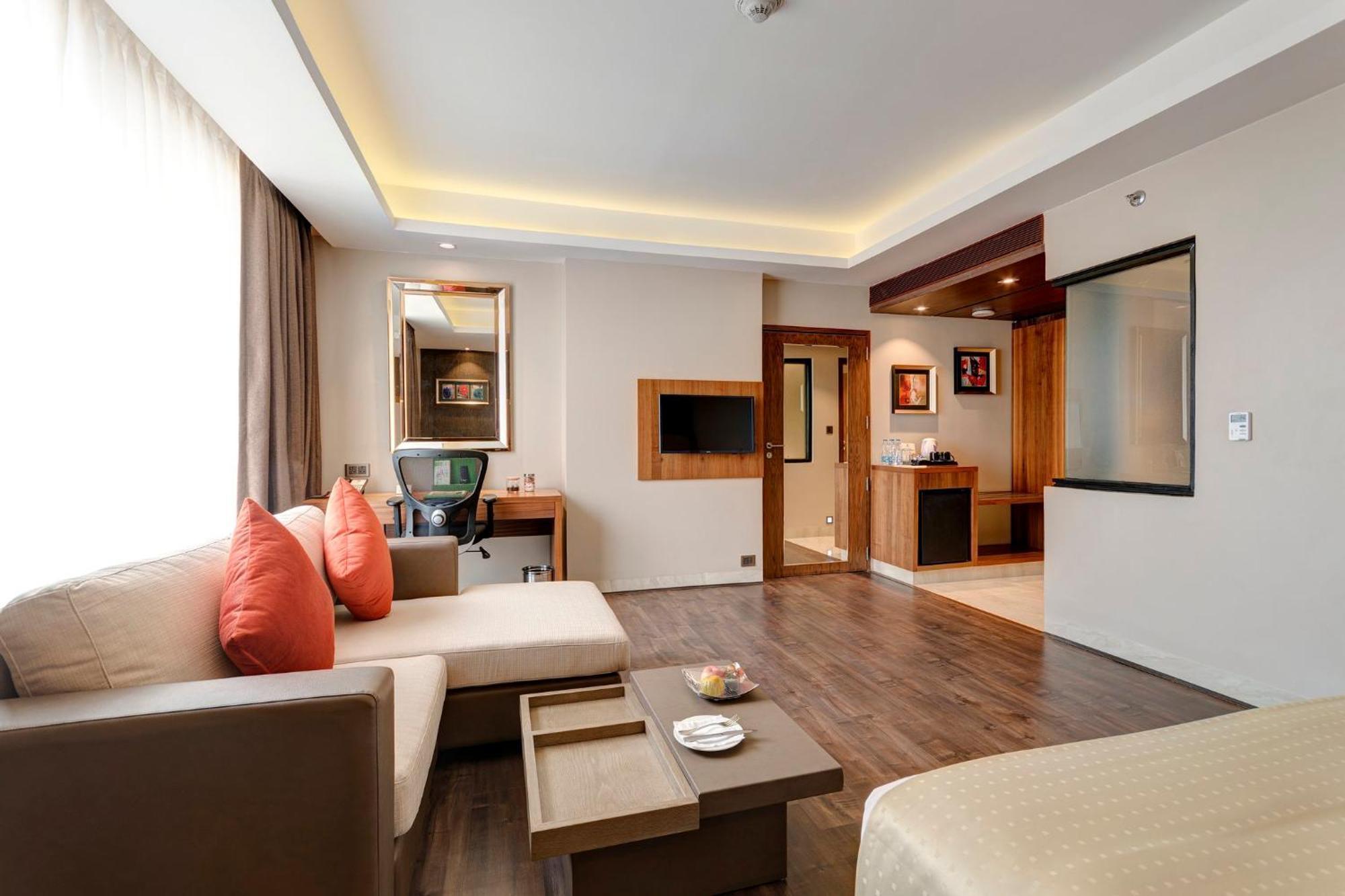 Holiday Inn Kolkata Airport By Ihg 5* Kolkata