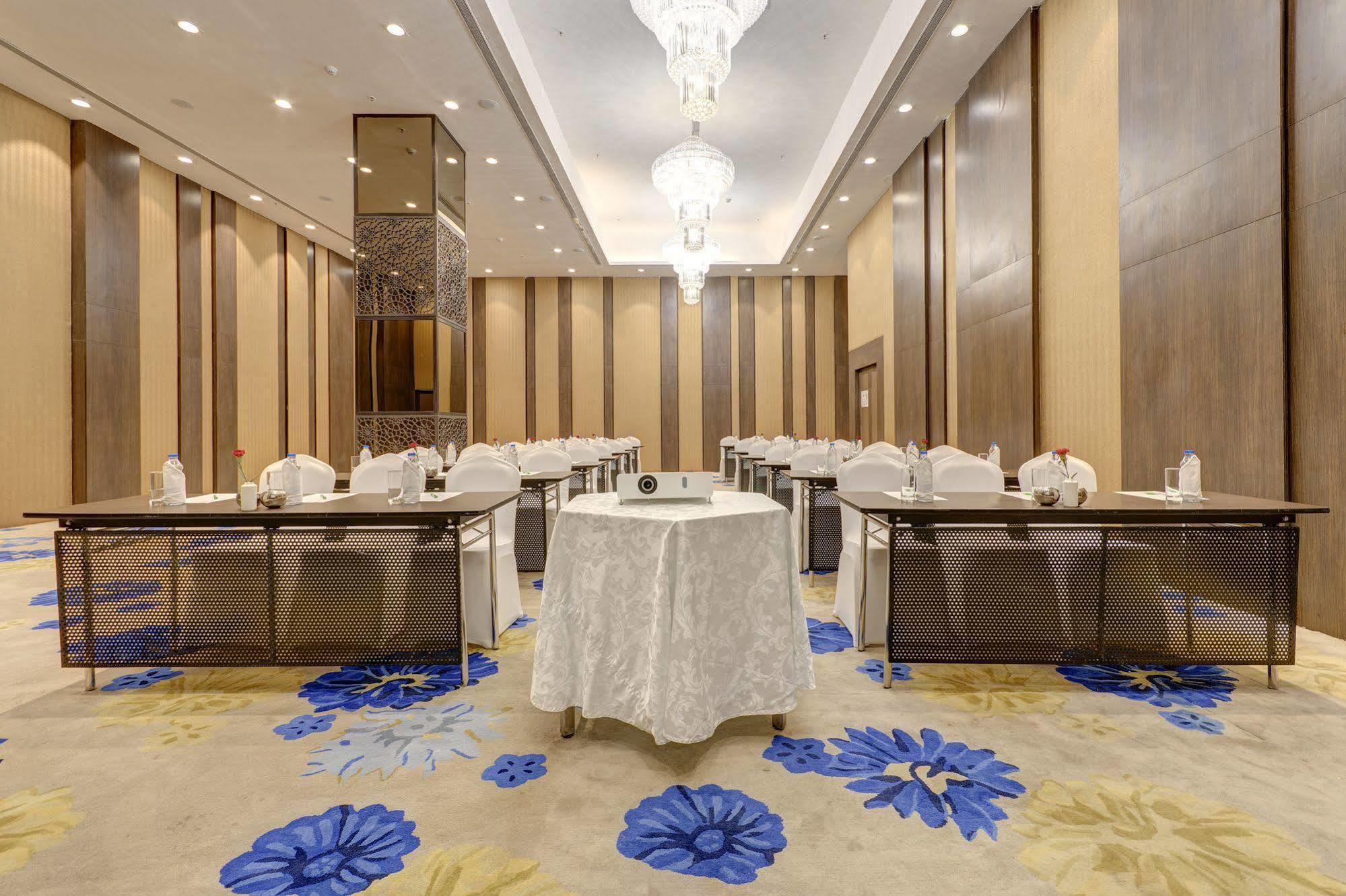Holiday Inn Kolkata Airport By Ihg Hotel Kolkata